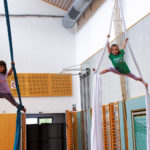 Zirkusschule in den Sommerferien mit Circus firulete von Daniel Torron Mack - Tücherakrobatik