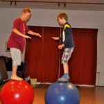 Zirkusschule in den Sommerferien mit Circus firulete von Daniel Torron Mack - Gleichgewicht