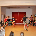 Zirkusschule in den Sommerferien mit Circus firulete von Daniel Torron Mack - Einrad fahren